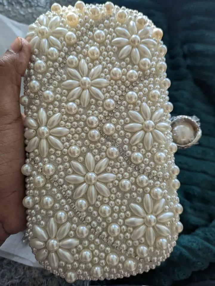 Brand new elegant white beads evening party clutch image indicator(7)