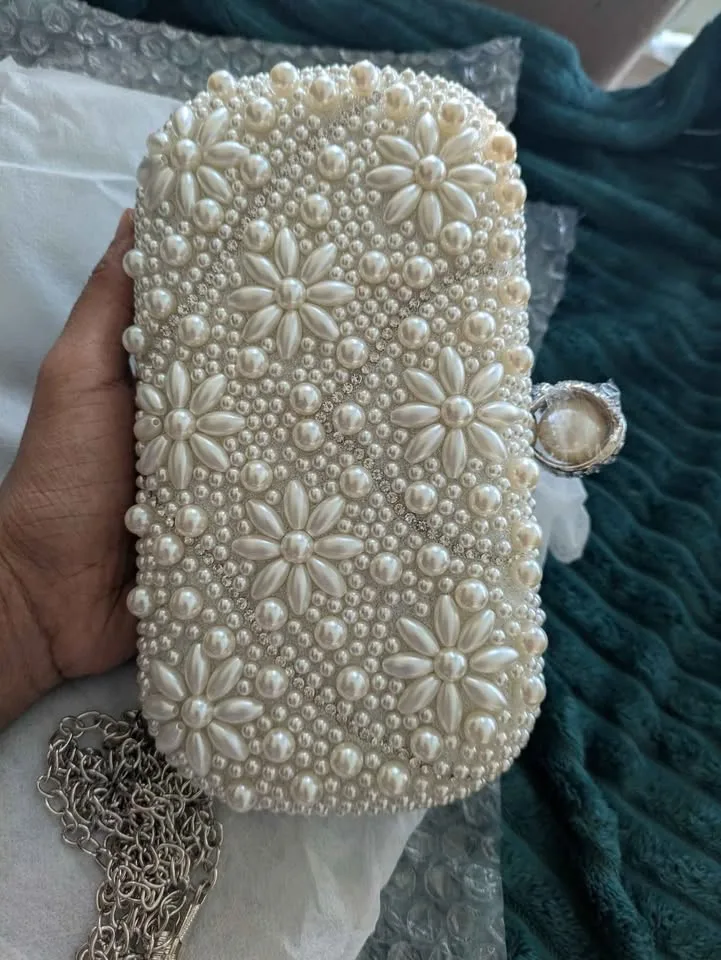 Brand new elegant white beads evening party clutch image indicator(8)