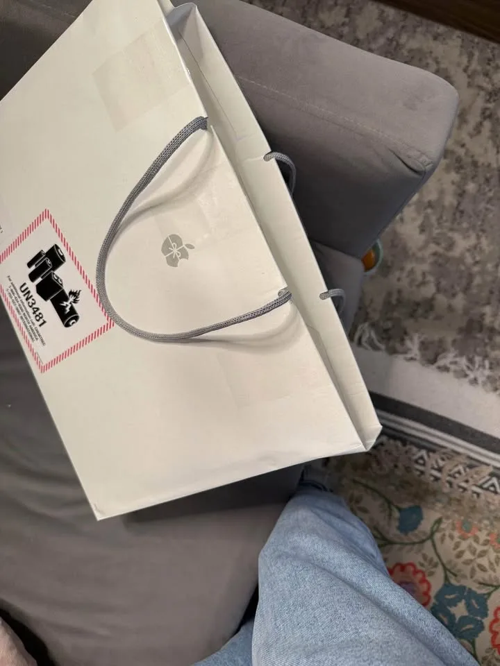 Ipad Pro 13-Inch (M4) with Keyboard & Pencil Pro image indicator(4)