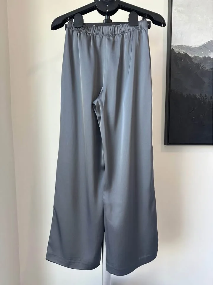 Aritzia Lodge Satin Pants Size XS NWT image indicator(5)