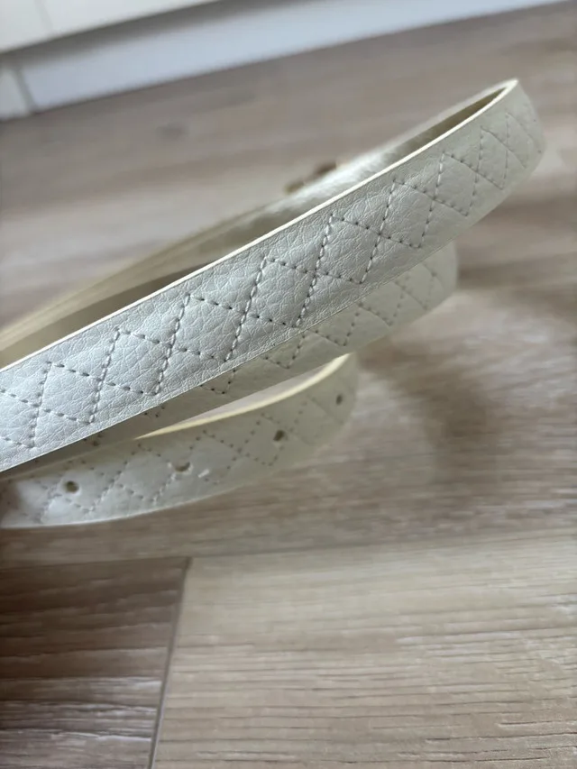 Michael Kors Cream & Gold Double-Sided Belt BNWT image indicator(4)