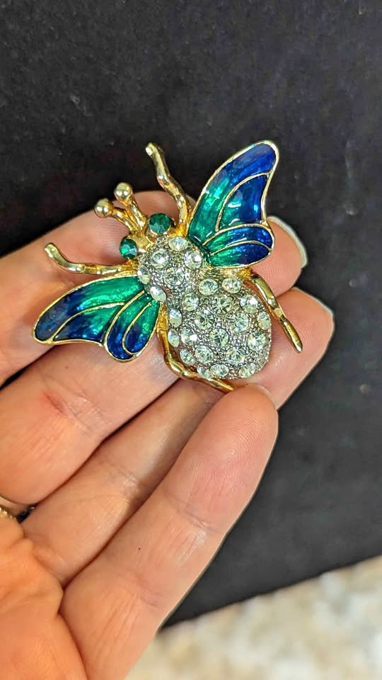 🪲 Vintage Jeweled Beetle Brooch