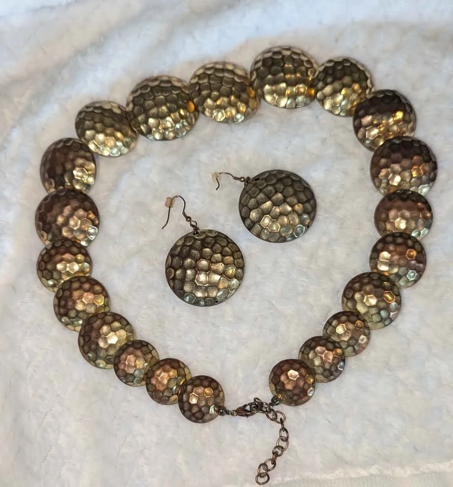 ✨ Vintage Hammered Metal Statement Necklace & Earrings Set image indicator(5)