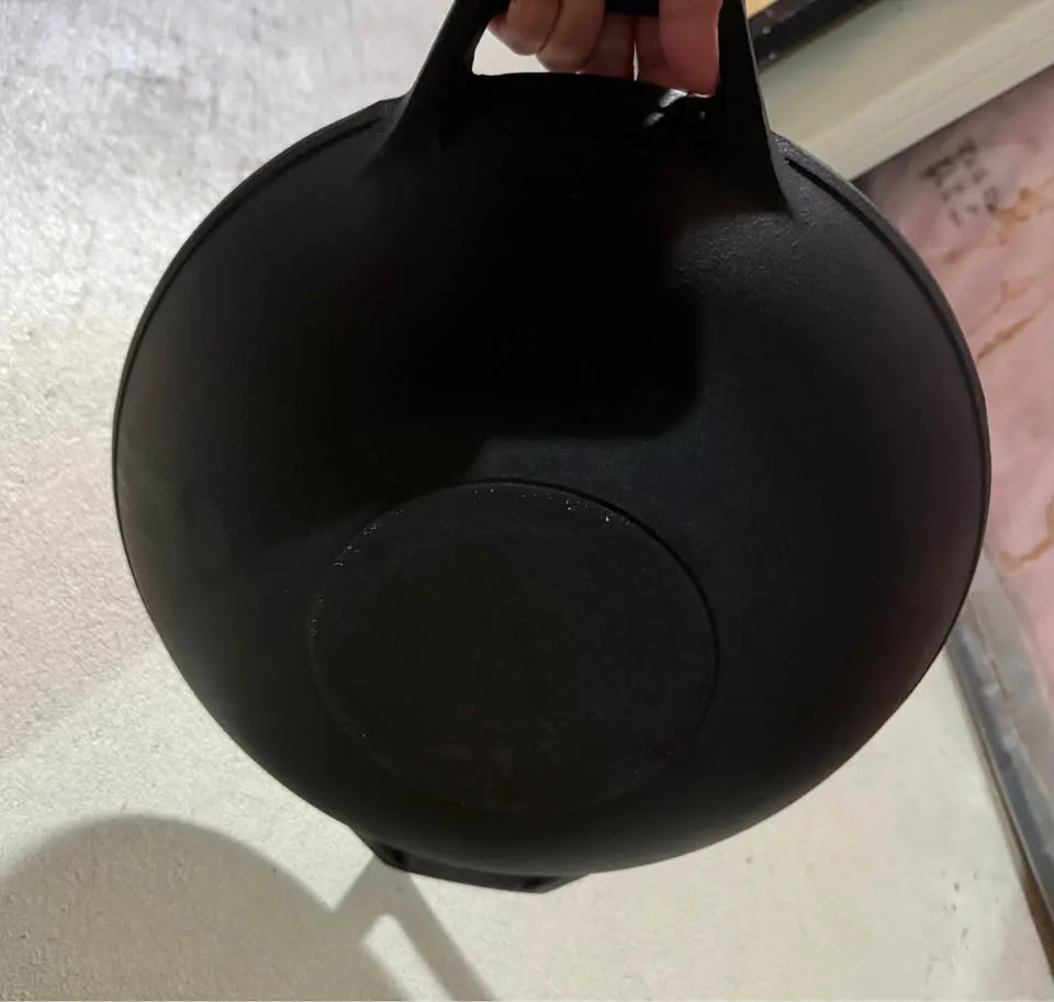 Cuisiland 14 inches heavy Iron Wok image indicator(2)