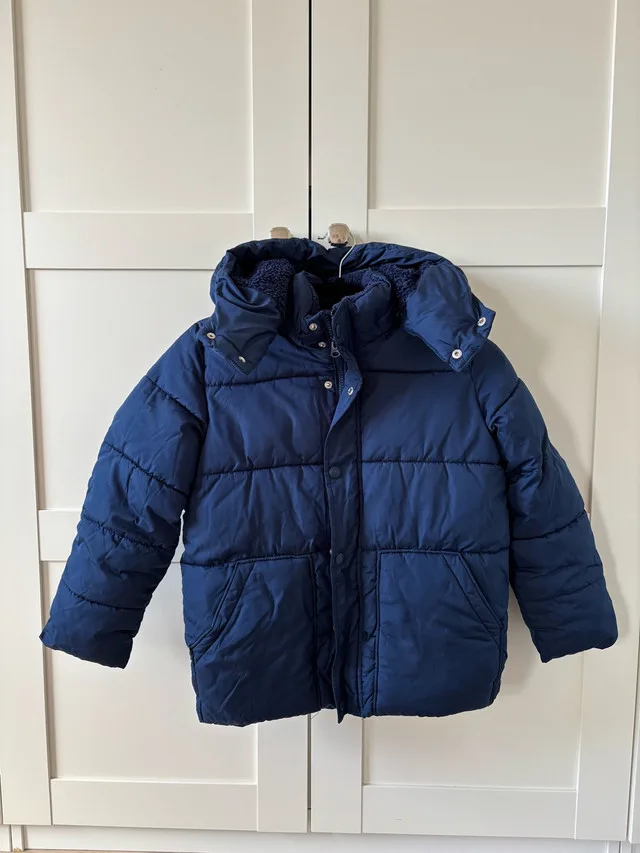 Gap Kids Winter Puffer Jacket - Size M/L image indicator(4)