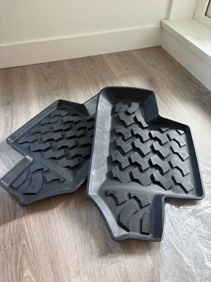 Rubber Rear Door Floor Mats – Jeep Wrangler JK 2-Door 2007-2017 image indicator(2)