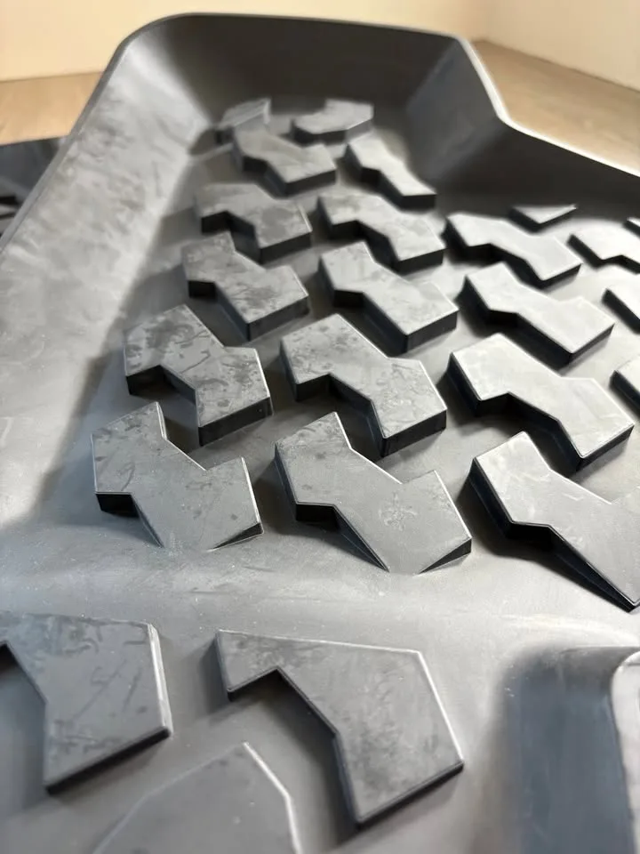 Rubber Rear Door Floor Mats – Jeep Wrangler JK 2-Door 2007-2017 image indicator(8)