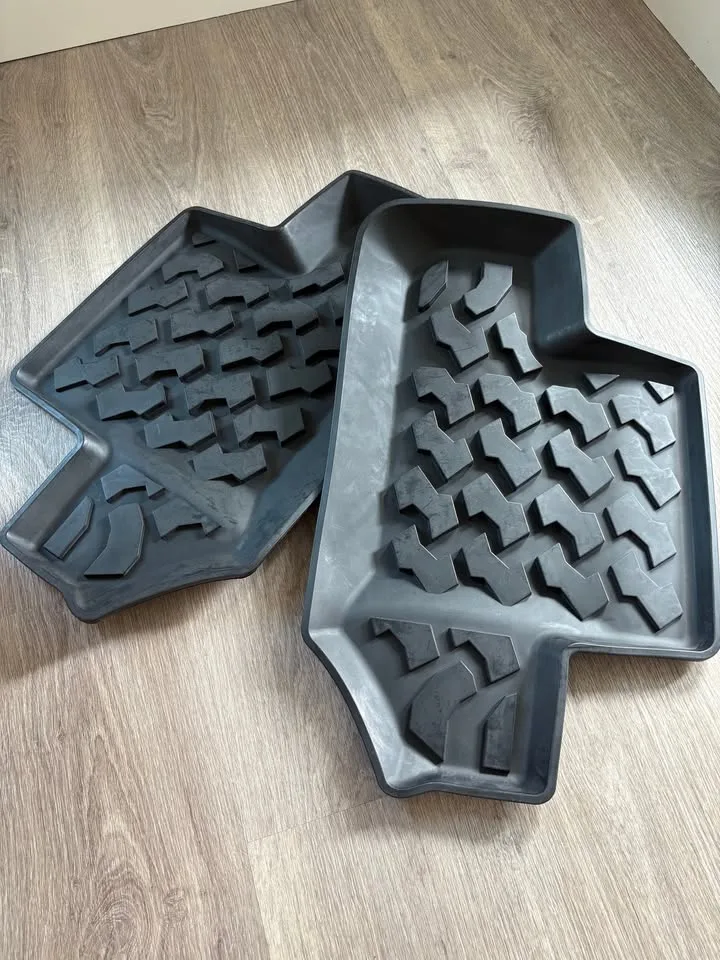 Rubber Rear Door Floor Mats – Jeep Wrangler JK 2-Door 2007-2017 image indicator(9)