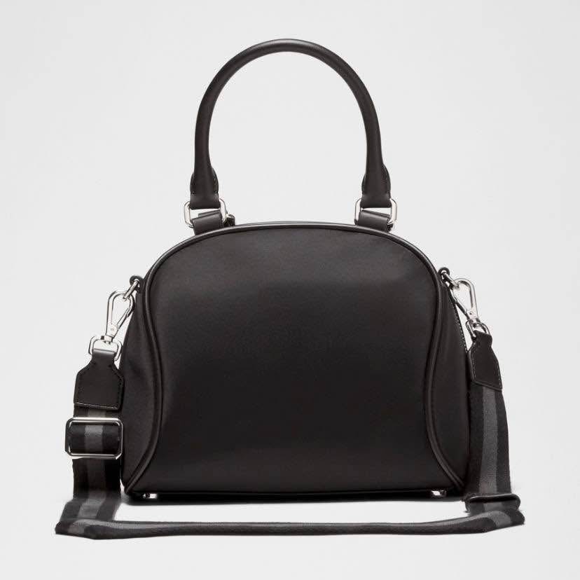 NWT Lululemon Bowler Crossbody Bag - Black - photo 2