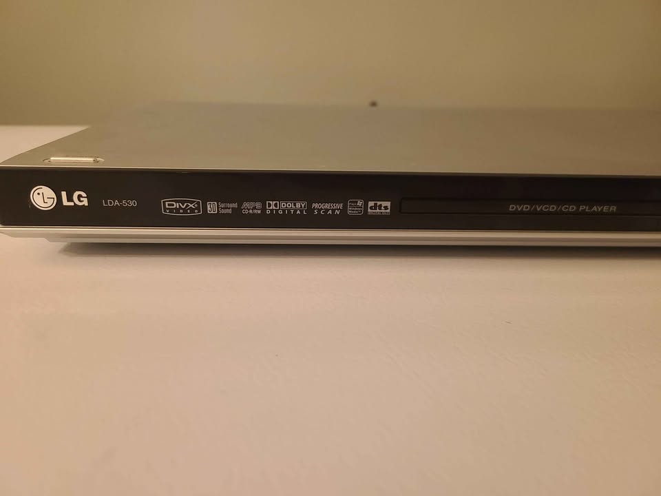 LG DVD/VCD/CD Player - photo 2