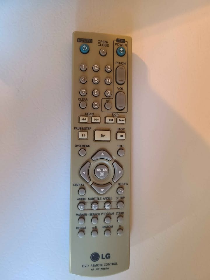 LG DVD/VCD/CD Player - photo 3