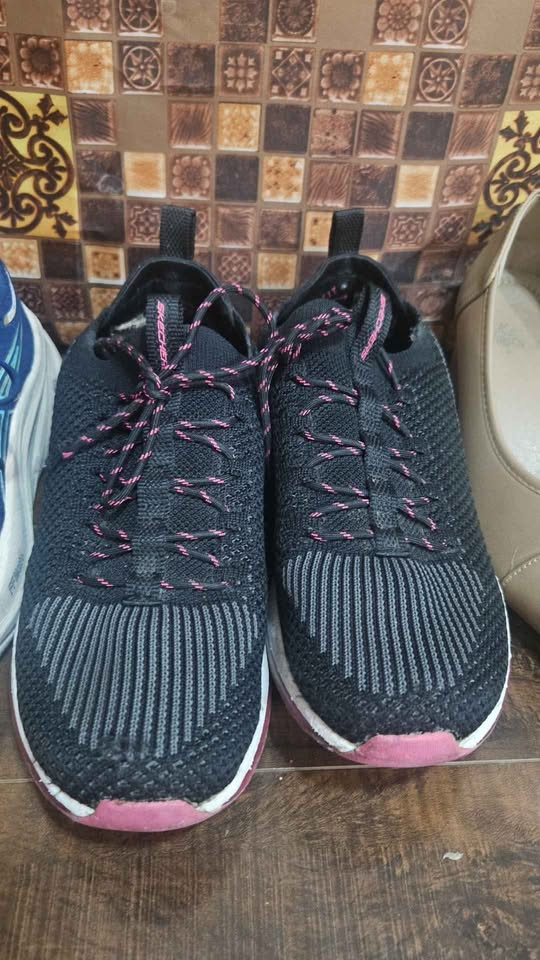 Men and women  shoes lot  and mny more. - photo 4