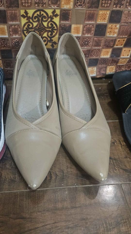 Men and women  shoes lot  and mny more. - photo 5