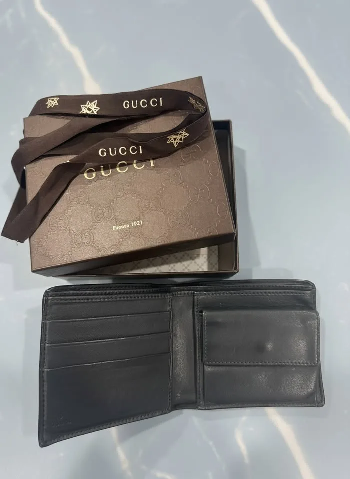 GUCCI Men's Signature GG Leather Bifold Wallet - Grey image indicator(2)