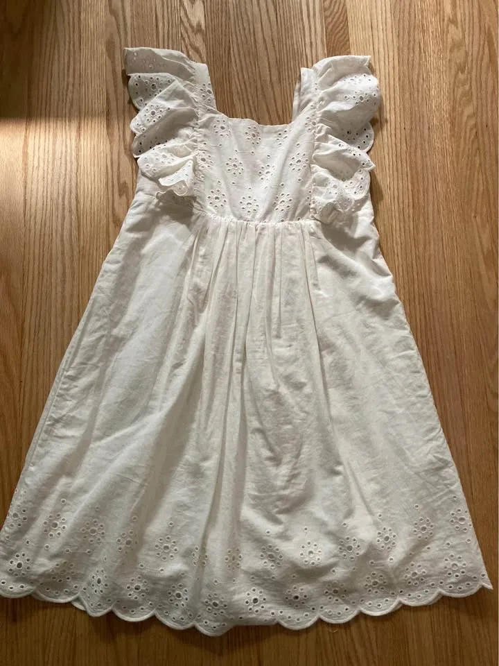 Beautifully Feminine Girls Dress - size 9/10 image indicator(2)