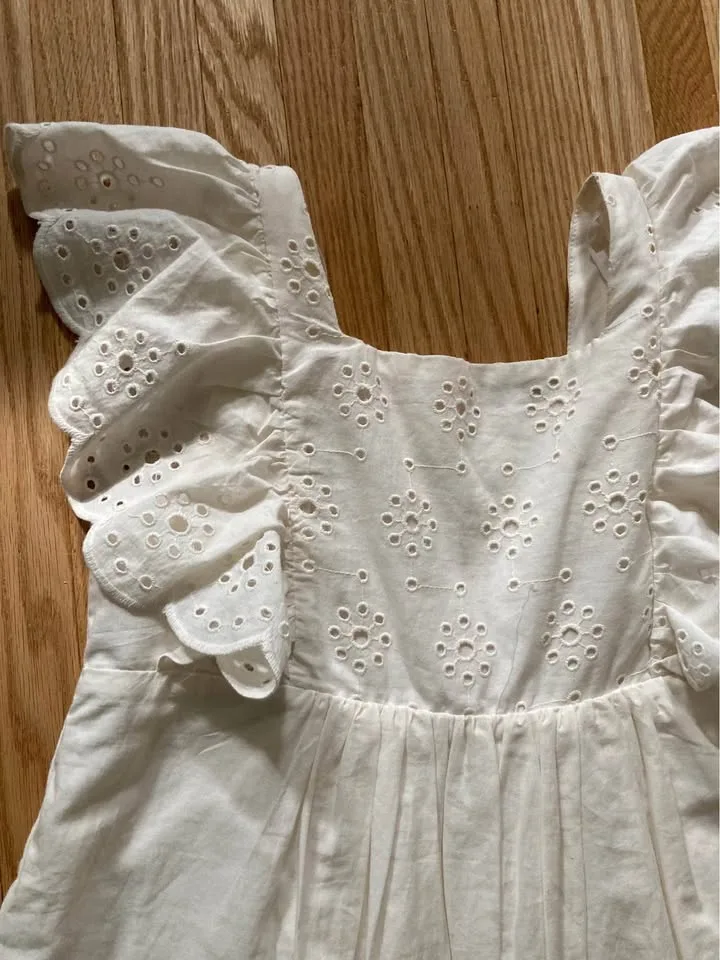 Beautifully Feminine Girls Dress - size 9/10 image indicator(3)