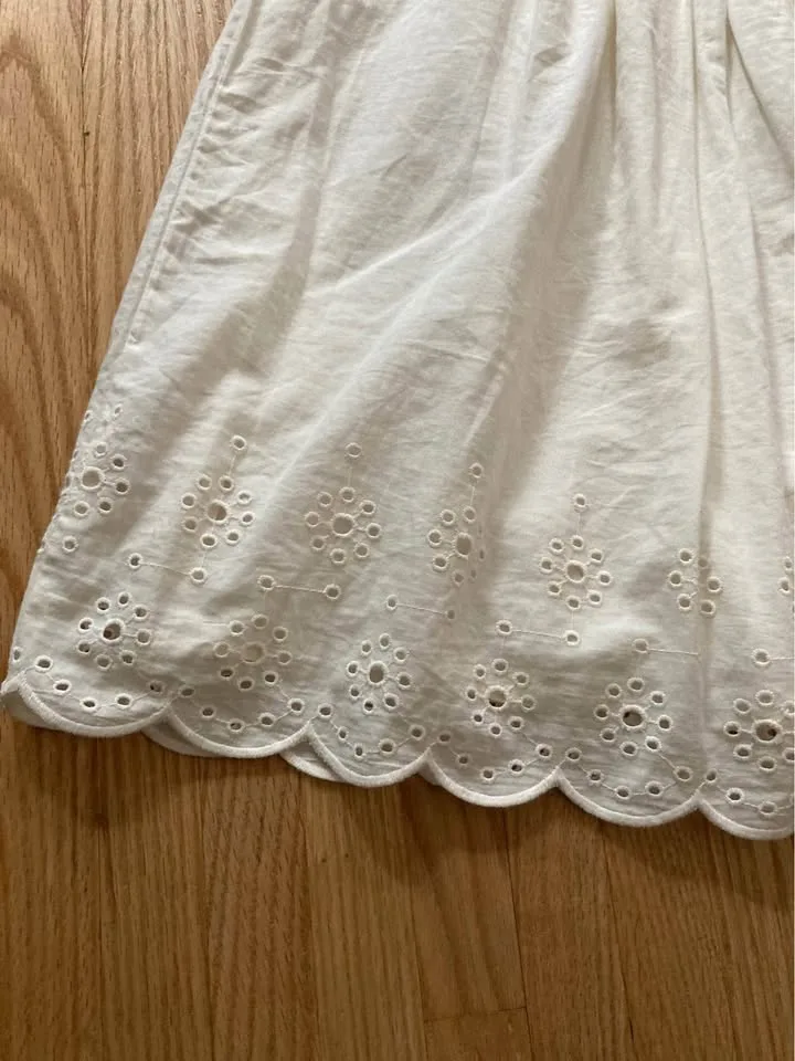 Beautifully Feminine Girls Dress - size 9/10 image indicator(4)