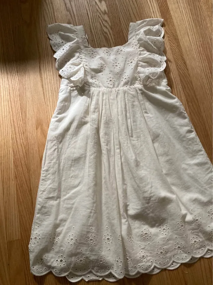 Beautifully Feminine Girls Dress - size 9/10 image indicator(7)