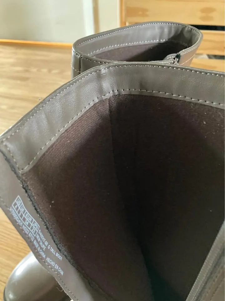 Girls Gap Riding Boots - size 4 image indicator(7)