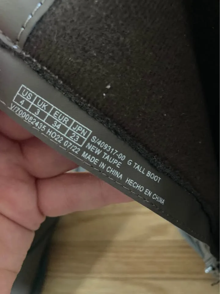 Girls Gap Riding Boots - size 4 image indicator(10)