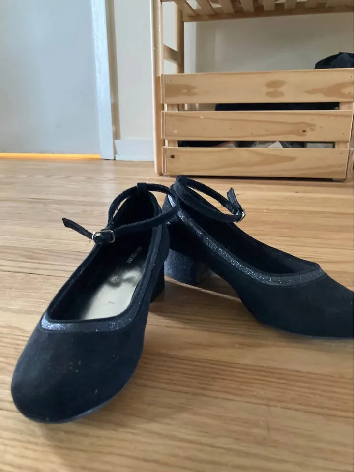 Girls Sparkly Kitten Heels - size 4 image indicator(6)