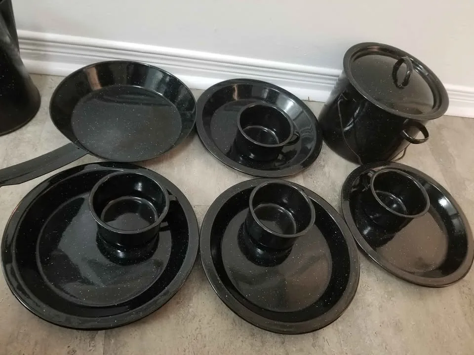 13 piece Enamel Cooking Campware Set image indicator(9)