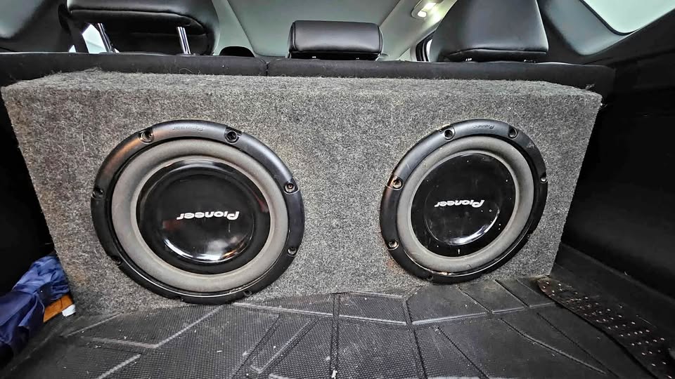Pioneer Dual Subwoofer