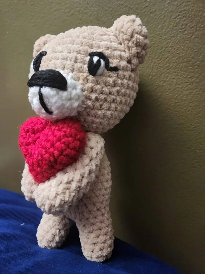 Crochet valentines Teddy Bear image indicator(2)