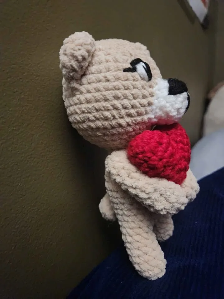 Crochet valentines Teddy Bear image indicator(3)