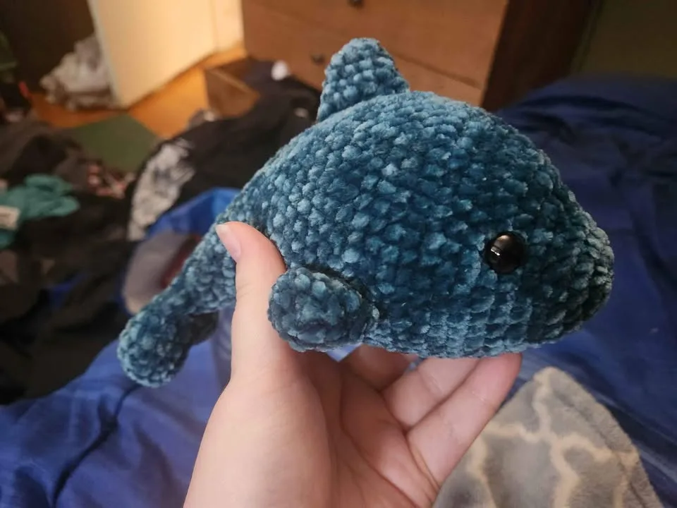 Crochet dolphin image indicator(2)