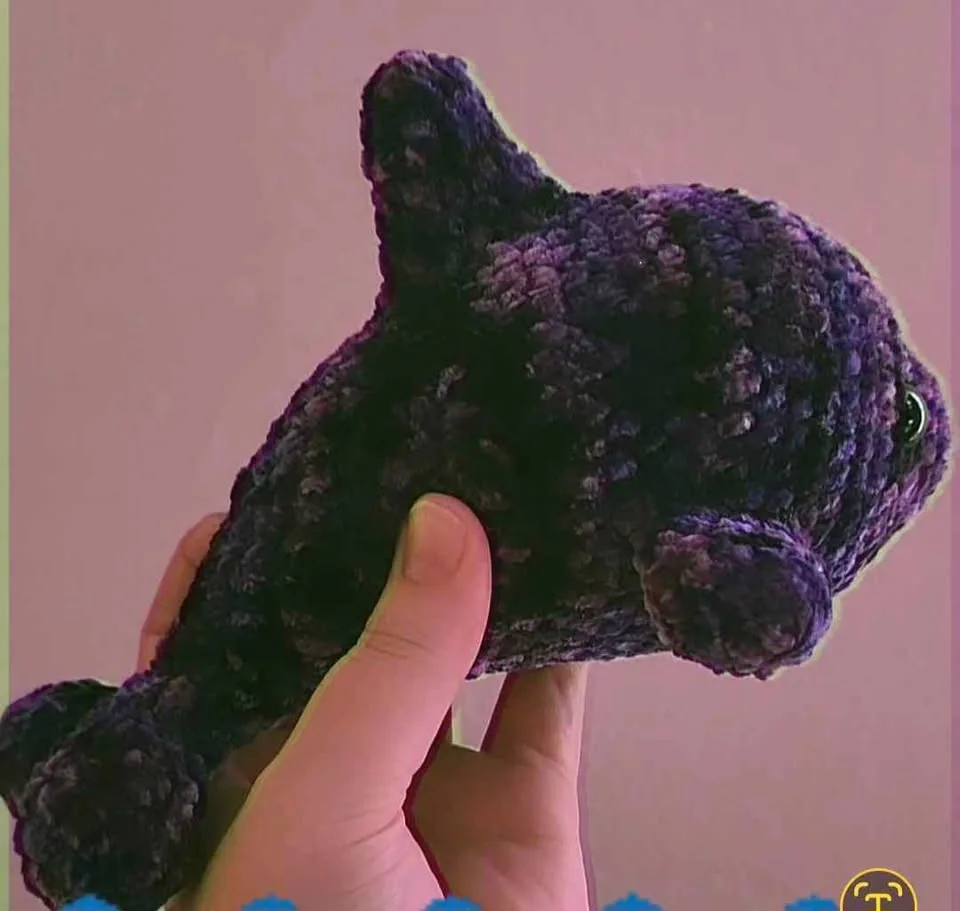Crochet dolphin image indicator(4)
