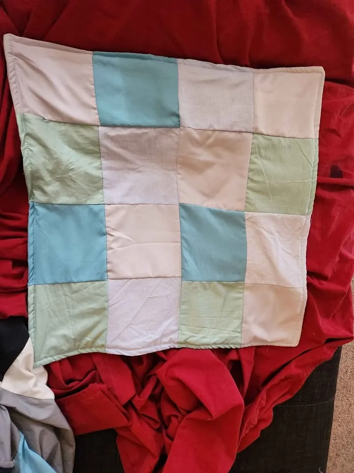 Handmade Fabric baby/dog blankets image indicator(4)