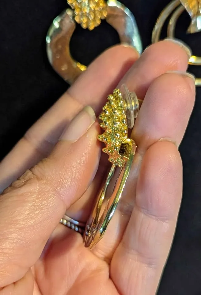 💫 Vintage Gold Statement Earrings image indicator(4)