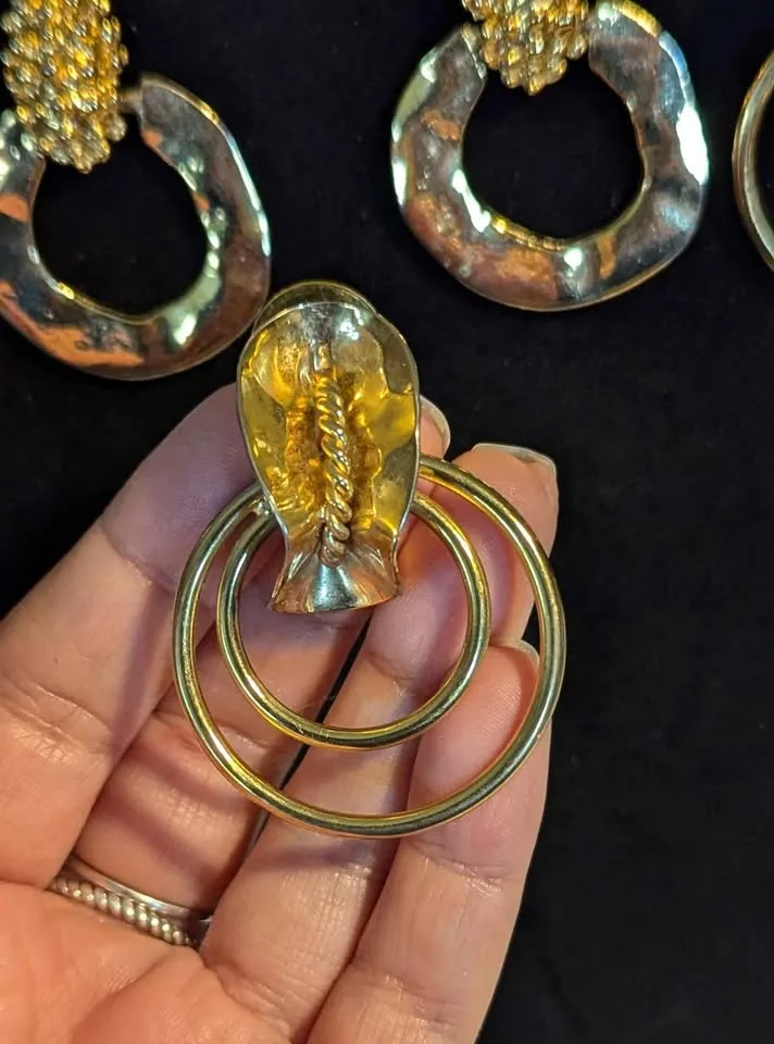 💫 Vintage Gold Statement Earrings image indicator(5)