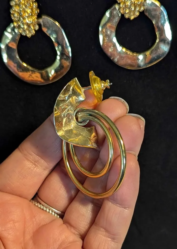 💫 Vintage Gold Statement Earrings image indicator(6)