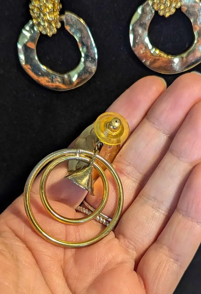 💫 Vintage Gold Statement Earrings image indicator(7)