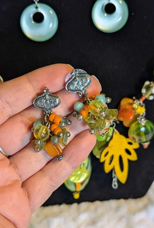 🍂 Tréska Handcrafted Beaded Necklace & x2 Earrings Set image indicator(2)