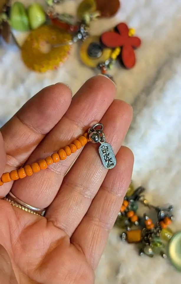 🍂 Tréska Handcrafted Beaded Necklace & x2 Earrings Set image indicator(8)