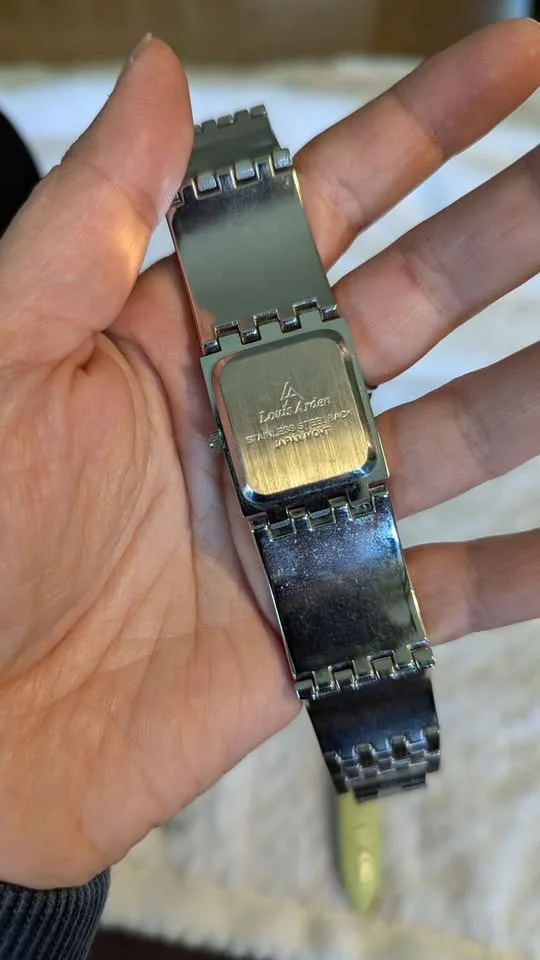 Louis Arden Paris Watches - Green Croc Bands image indicator(7)