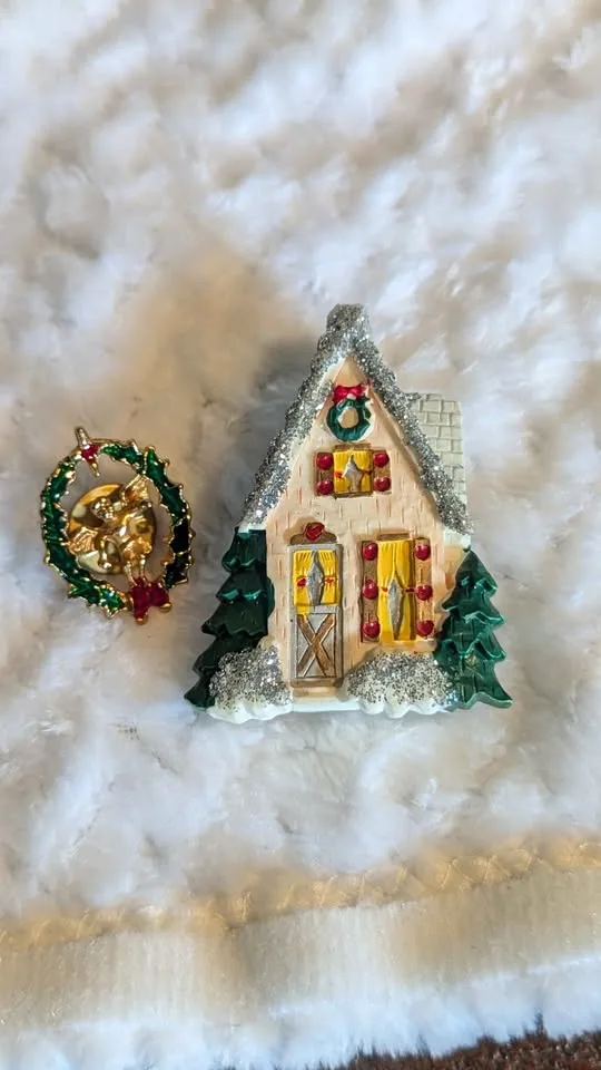 🎄 Holiday Jewelry Bundle – Earrings & Brooches (Set of 4) 🎁 image indicator(8)