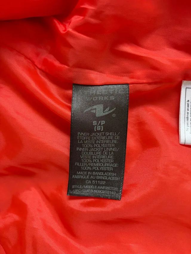 2 in 1 Convertable Winter Jacket w/ Light Jacket Insert- size S image indicator(9)