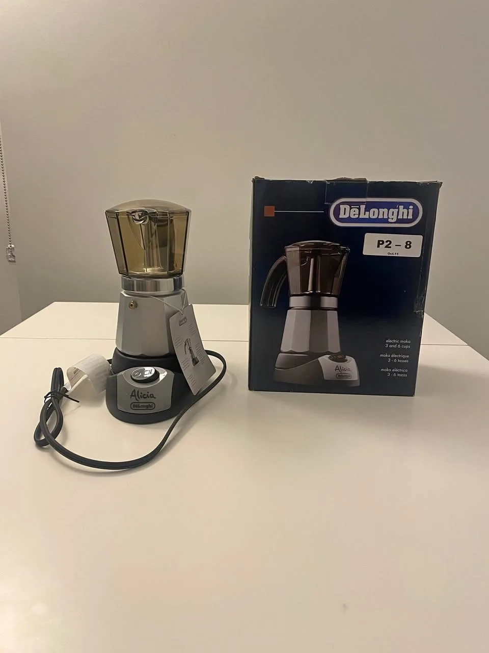 De'Longhi EMK6 Electric Moka Pot - 6-Cup Espresso Maker