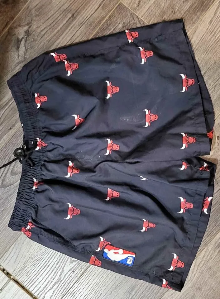 Chicago bulls shorts Medium fit like a large thumbnail