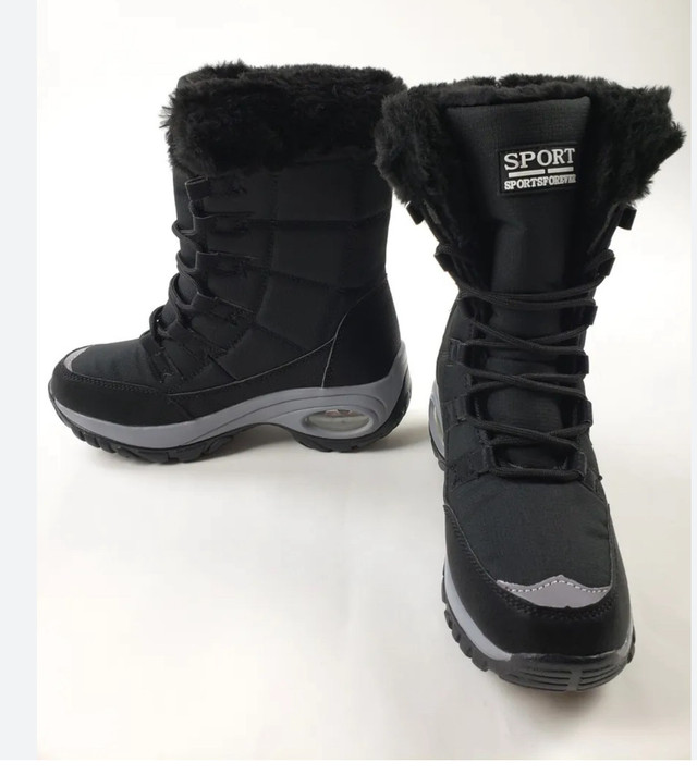 Women’s Lace Up Snow  Boots! Size 7 - photo 4