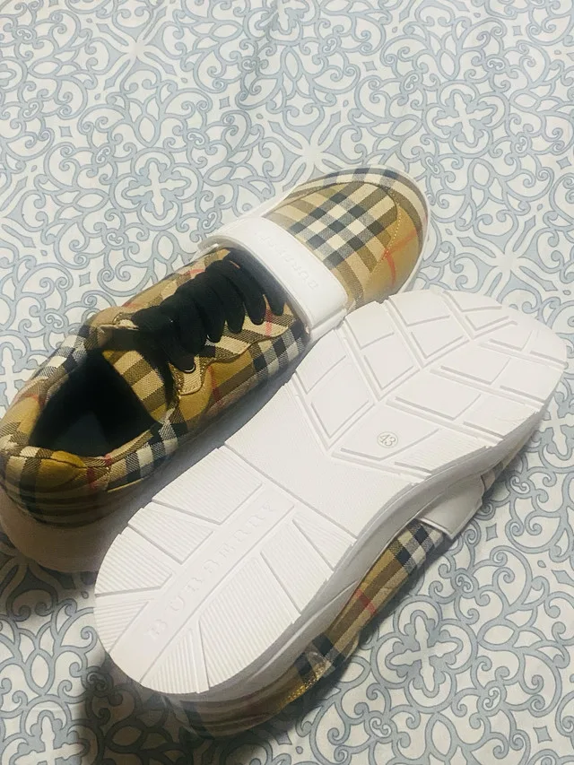 Burberry Cloth trainers-Size 10 image indicator(4)
