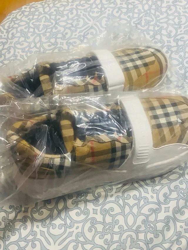 Burberry Cloth trainers-Size 10 image indicator(7)