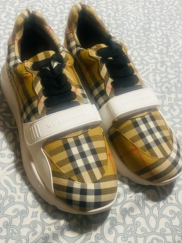 Burberry Cloth trainers-Size 10 image indicator(8)