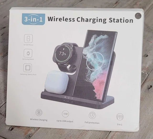 3 IN 1 WIRELESS CHARGING STATION thumbnail