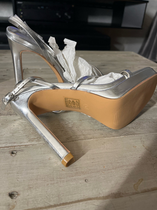 MESHKI Silver Heels! Size 6.5 - photo 3
