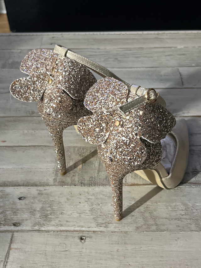 Gold Glitter Heels! Size 7.5